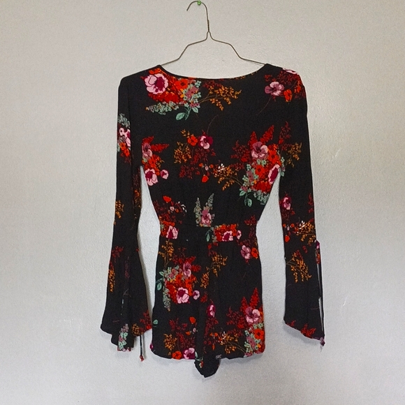 Band of gypsies floral romper xs - Picture 6 of 7